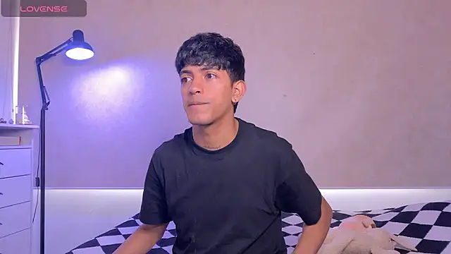 Snapshot of teobowny_ chatting on February 23, 2026, 4:37 pm teobowny online show from February 23, 2026, 4:37 pm