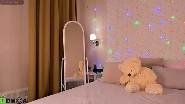 Jennifer Wadee online show from December 20, 2025, 8:49 pm