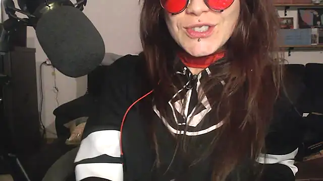 Snapshot of complicata_mente chatting on February 3, 2025, 8:13 pm complicata mente online show from February 3, 2025, 8:13 pm