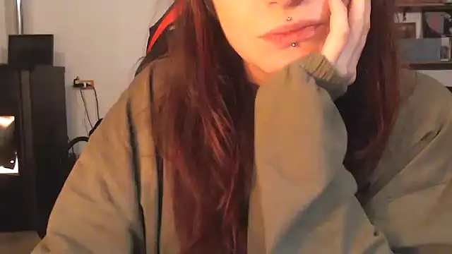 Snapshot of complicata_mente chatting on February 27, 2025, 7:04 pm complicata mente online show from February 27, 2025, 7:04 pm