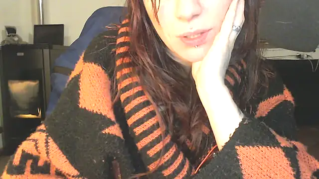 Snapshot of complicata_mente chatting on March 18, 2025, 8:59 pm complicata mente online show from March 18, 2025, 8:59 pm