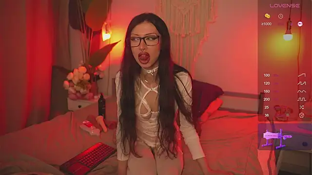 Devilsss toy online show from March 3, 2025, 3:09 pm