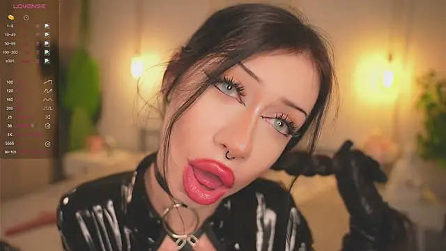 Devilsss toy online show from October 4, 2025, 3:54 pm