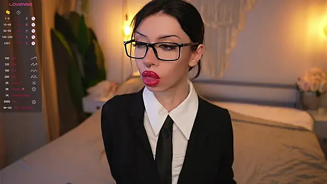 Devilsss toy online show from November 18, 2025, 4:00 pm