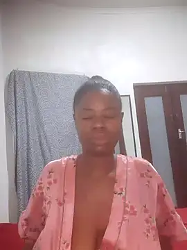 Snapshot of Luciouslips00 chatting on January 7, 2025, 1:49 am Luciouslips00 online show from January 7, 2025, 1:49 am