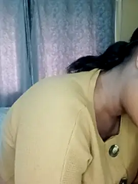 Snapshot of Luciouslips00 chatting on November 24, 2025, 7:30 am Luciouslips00 online show from November 24, 2025, 7:30 am