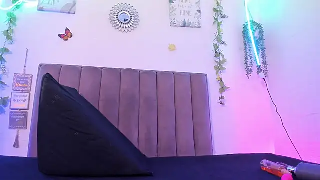 Snapshot of DeisyHarper chatting on October 30, 2025, 6:26 am DeisyHarper online show from October 30, 2025, 6:26 am