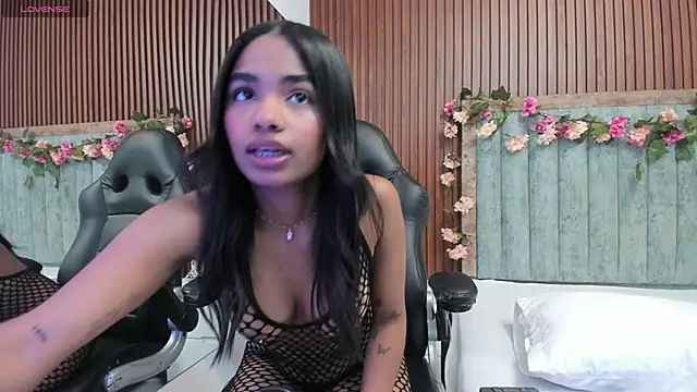 Lucy Frazier online show from December 4, 2024, 12:14 pm