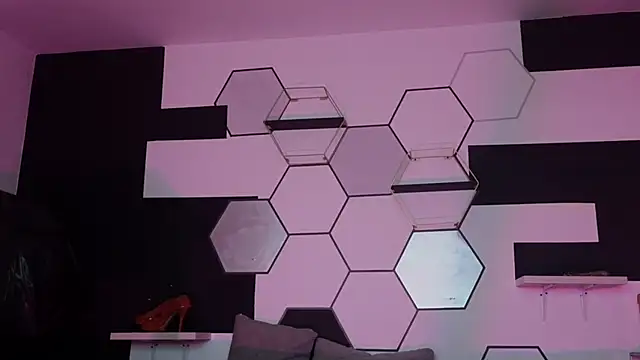 haileycat online show from February 23, 2025, 5:12 am