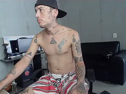 Snapshot of patrik_tattoo_ chatting on February 24, 2026, 4:27 pm patrik tattoo online show from February 24, 2026, 4:27 pm