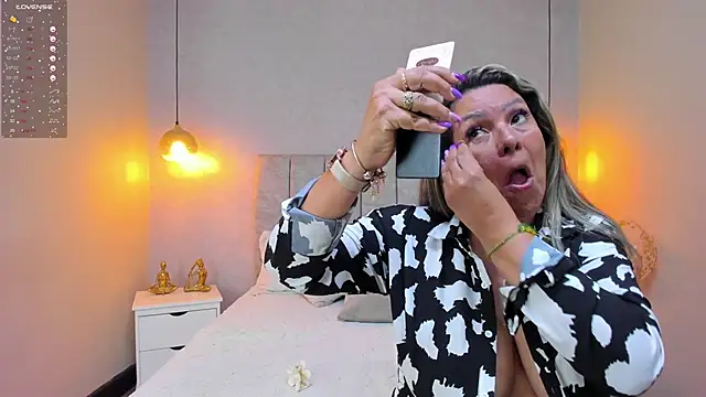 tutu milf online show from February 8, 2025, 6:55 pm