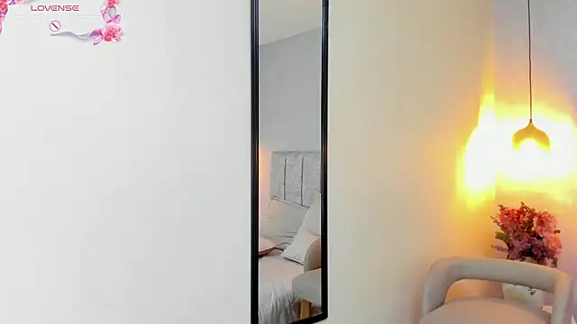 tutu milf online show from February 20, 2026, 7:14 pm