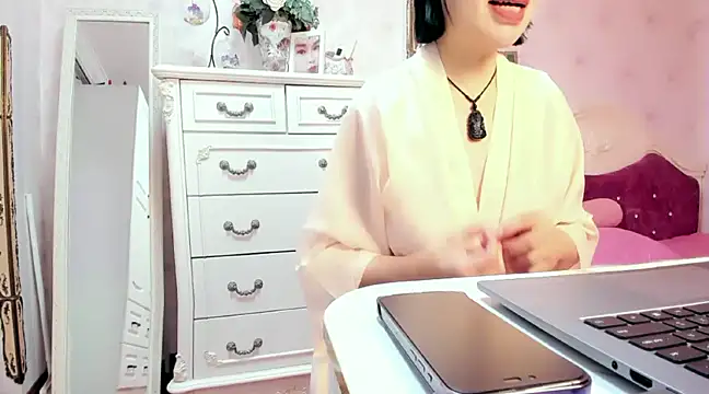 WJYD8 online show from December 6, 2024, 12:27 pm