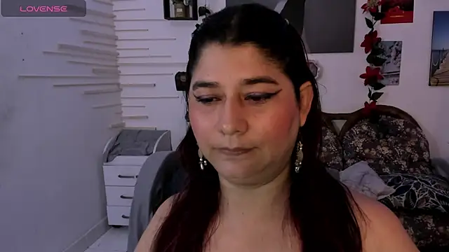 Snapshot of alinabozz1 chatting on December 23, 2024, 3:55 pm alinabozz1 online show from December 23, 2024, 3:55 pm