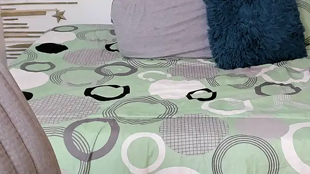 Snapshot of alinabozz1 chatting on September 21, 2025, 10:44 pm alinabozz1 online show from September 21, 2025, 10:44 pm