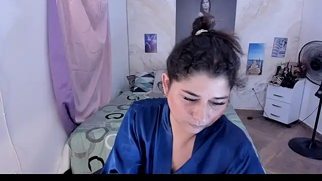 Snapshot of alinabozz1 chatting on February 28, 2026, 1:39 am alinabozz1 online show from February 28, 2026, 1:39 am