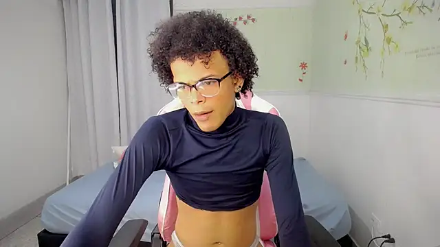 Snapshot of rose_Skinny_ chatting on December 15, 2025, 6:06 am rose Skinny online show from December 15, 2025, 6:06 am