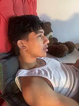 Snapshot of hares_mds chatting on December 18, 2025, 2:01 pm hares mds online show from December 18, 2025, 2:01 pm