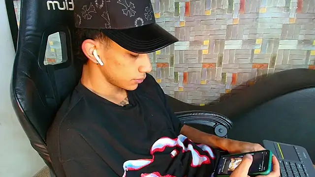 Snapshot of hares_mds chatting on January 11, 2026, 3:28 pm hares mds online show from January 11, 2026, 3:28 pm