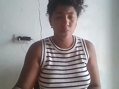 Snapshot of bellacrespalatina chatting on February 3, 2026, 3:50 pm bellacrespalatina online show from February 3, 2026, 3:50 pm