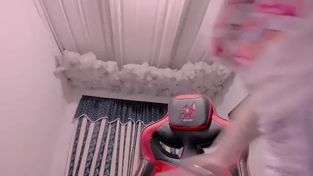 Snapshot of Lauu_G chatting on September 15, 2025, 9:20 am Lauu G online show from September 15, 2025, 9:20 am