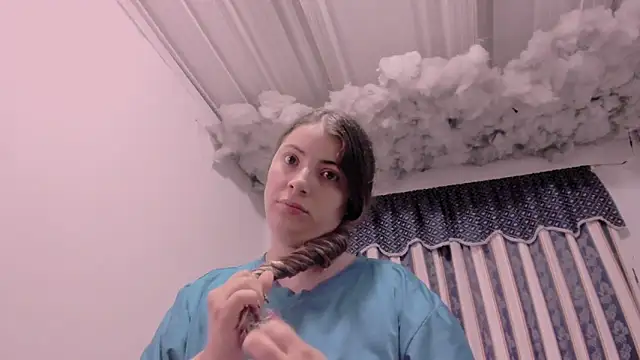 Snapshot of Lauu_G chatting on November 29, 2025, 10:51 am Lauu G online show from November 29, 2025, 10:51 am