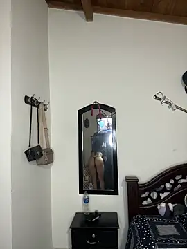 Snapshot of emilie_xx_ chatting on March 13, 2026, 6:03 pm emilie xx online show from March 13, 2026, 6:03 pm