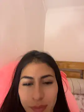 emilie xx  online show from May 25, 2026, 4:51 am