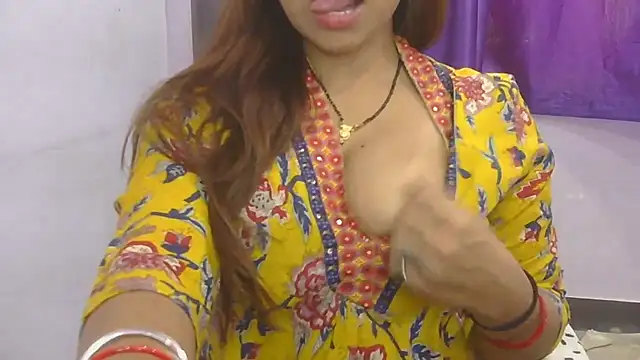 Snapshot of cutie-taara chatting on November 6, 2025, 4:35 am cutie-taara online show from November 6, 2025, 4:35 am