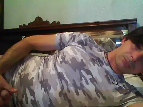 Snapshot of frank32love chatting on January 7, 2026, 3:09 am frank32love online show from January 7, 2026, 3:09 am