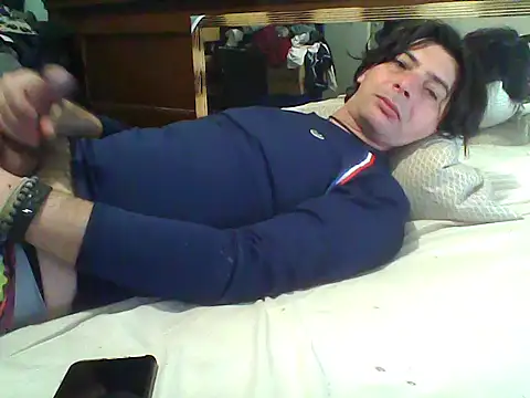 Snapshot of frank32love chatting on February 13, 2026, 4:03 pm frank32love online show from February 13, 2026, 4:03 pm