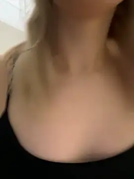 Eva Millss online show from December 15, 2024, 1:22 pm