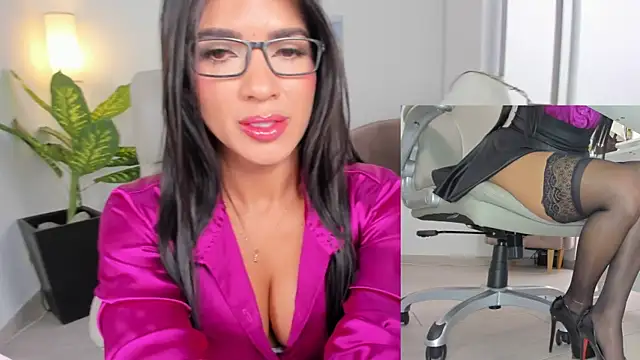 Snapshot of kimberly_ chatting on February 3, 2025, 7:21 pm kimberly online show from February 3, 2025, 7:21 pm