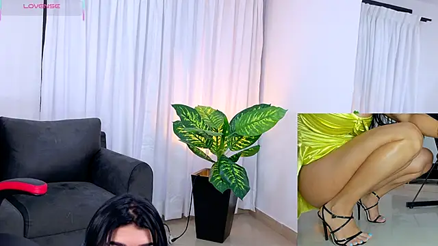 Snapshot of kimberly_ chatting on October 8, 2025, 10:29 pm kimberly online show from October 8, 2025, 10:29 pm