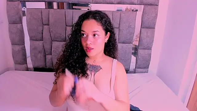 zulyjones online show from February 3, 2025, 6:49 pm