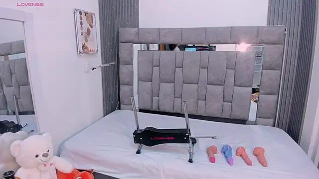 Snapshot of zulyjones chatting on March 25, 2026, 12:33 pm zulyjones online show from March 25, 2026, 12:33 pm