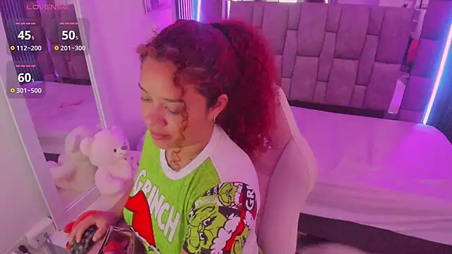 Snapshot of zulyjones chatting on April 11, 2026, 12:42 pm zulyjones online show from April 11, 2026, 12:42 pm