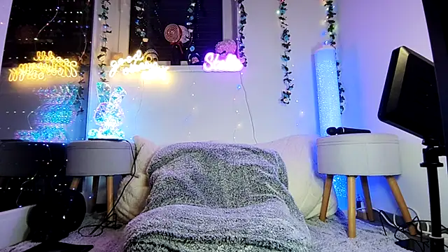 mrs skinny goddess online show from December 19, 2025, 7:32 pm