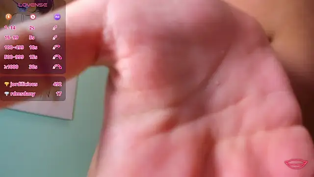 DENISERICHARD2 online show from December 5, 2024, 9:17 am