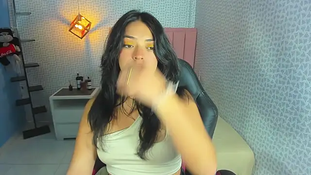 DENISERICHARD2 online show from September 16, 2025, 2:45 am