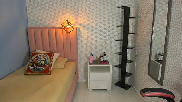 DENISERICHARD2 online show from November 26, 2025, 2:56 am