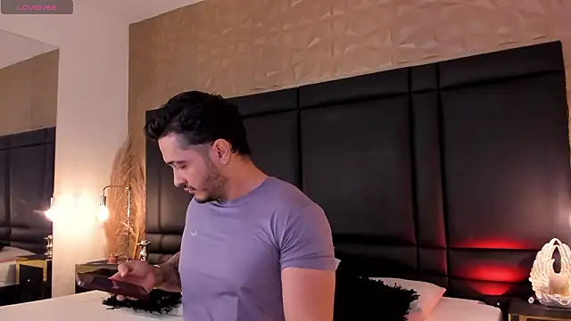 Snapshot of JossAckland chatting on February 6, 2026, 8:12 pm JossAckland online show from February 6, 2026, 8:12 pm