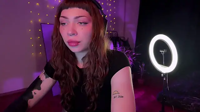 Snapshot of PaulaPratt chatting on December 2, 2024, 5:48 pm PaulaPratt online show from December 2, 2024, 5:48 pm