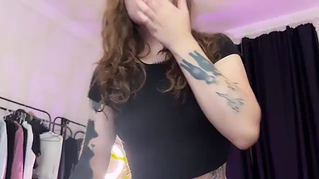 Snapshot of PaulaPratt chatting on December 3, 2024, 5:20 am PaulaPratt online show from December 3, 2024, 5:20 am