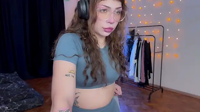 Snapshot of PaulaPratt chatting on December 8, 2024, 3:02 pm PaulaPratt online show from December 8, 2024, 3:02 pm