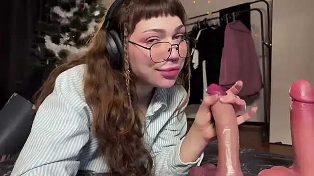 Snapshot of PaulaPratt chatting on December 16, 2024, 3:32 pm PaulaPratt online show from December 16, 2024, 3:32 pm