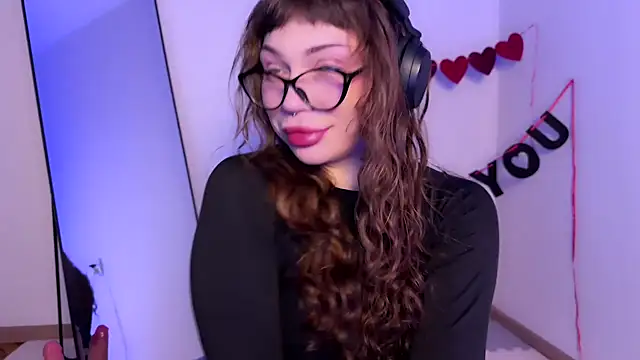 Snapshot of PaulaPratt chatting on February 7, 2025, 2:50 am PaulaPratt online show from February 7, 2025, 2:50 am