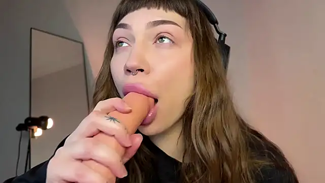 Snapshot of PaulaPratt chatting on February 21, 2025, 3:56 am PaulaPratt online show from February 21, 2025, 3:56 am