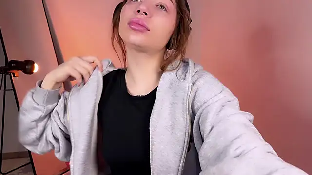 Snapshot of PaulaPratt chatting on February 26, 2025, 3:42 am PaulaPratt online show from February 26, 2025, 3:42 am