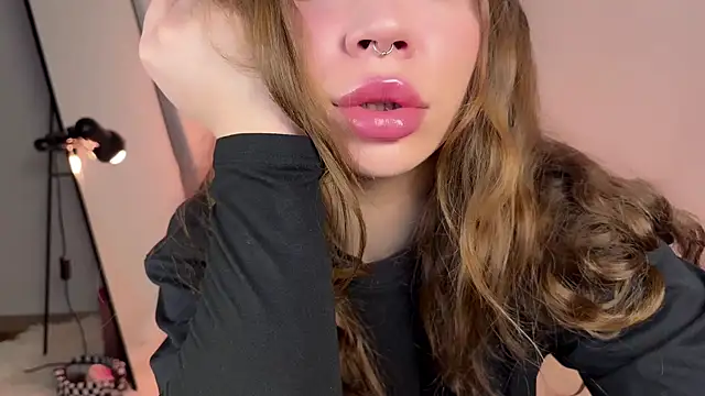 Snapshot of PaulaPratt chatting on March 21, 2025, 4:17 am PaulaPratt online show from March 21, 2025, 4:17 am